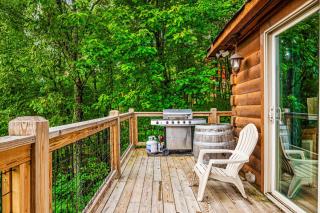 Emerald Bear - Fall Getaway - Hot Tub, Views and Game Loft - 6