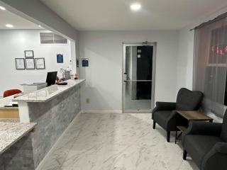 Suburban Studios Newport News - Hampton - 1