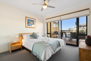 Lovely Canal Retreat In Halls Head - 5