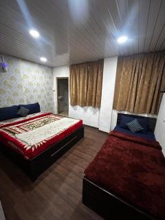 Mejhor residency and restaurant - 3