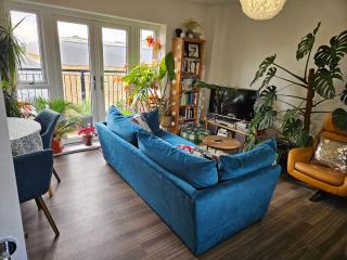 Stylish 1BD Flat with Parking Hackbridge - 1
