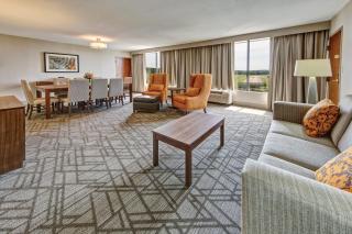 Hilton Knoxville Airport - 9