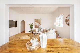 Sea Point Charm 2 bedroom Semi-Cottage - 7