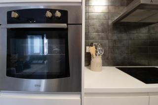 Modern City Retreat - Balcony and Chic Design - 4