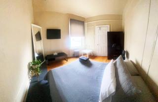 Charming 2-Bedroom Entire Apartment in Best Area - 2