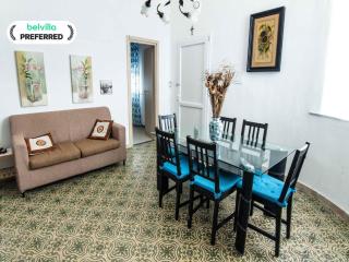 Seafront Apartment in Villa with Swimming Pool and Parking - 9