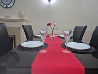 Crescent House - 1