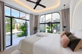 Grand Architecture, LUXE 3BR Villa, Private Pool, Family! Canggu - 5