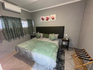 The Hideaway Guesthouse - 9