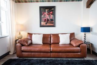 Coach House - 8
