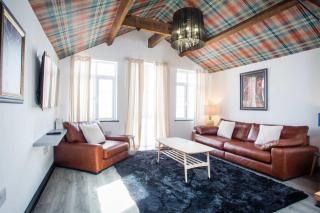 Coach House - 9
