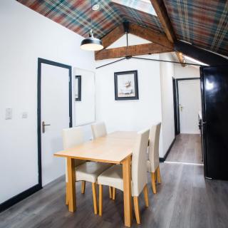Coach House - 3