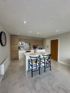 Newly renovated 1BD City centre escape - 4