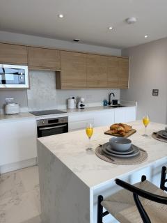 Newly renovated 1BD City centre escape - 3