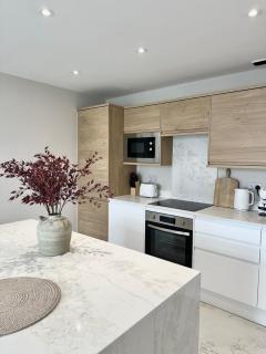 Newly renovated 1BD City centre escape - 2