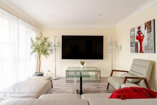 Cheerful 4 bedroom home with parking on premises - 9