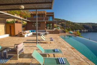 Seafront Villa Arkoudaki - 9