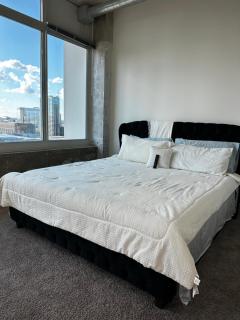 Beautiful High-rise Apartment - 7