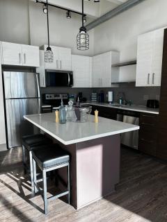 Beautiful High-rise Apartment - 4