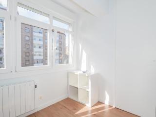 Gran Vía 47 by YBH - 2