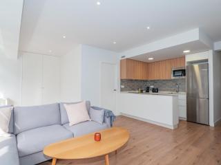 Gran Vía 47 by YBH - 4