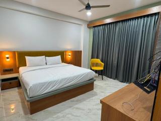 The #7 Story Hotel - 7