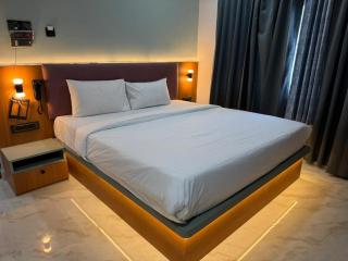 The #7 Story Hotel - 3