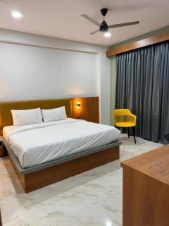 The #7 Story Hotel - 1