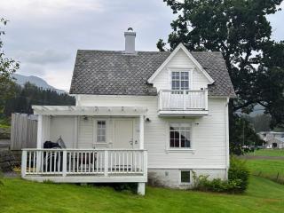 Koselig vestlandshus ved fjorden - 0