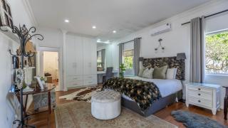Sunsets' Engina Villa, Sunset Beach - 1