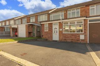 Spacious 4 Bed House in Exhall, Sleeps 7 - 5