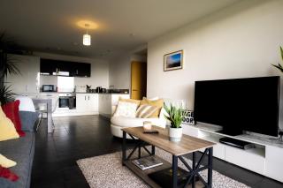 Bright Modern Apartment With Balcony - 9