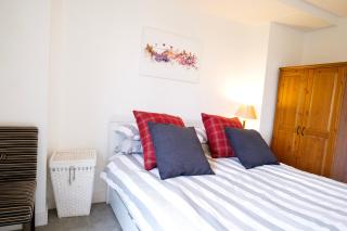 Modern 2-Bed- Parking - Ideal for Contractors & Short Stays - 5
