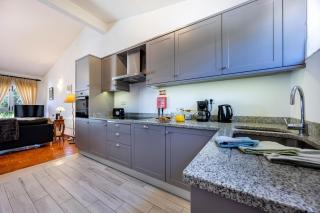 CoolHouses Algarve Luz,3 bed townhouse, lovely sea view, walking distance to beach, Casa 24 LBC - 1