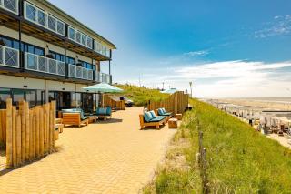 Beachhouse Hotel - 1