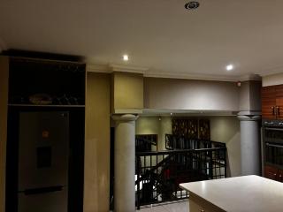 Luxurious House in JHB South - 3