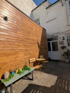 Heart of Hove Modern House - 6