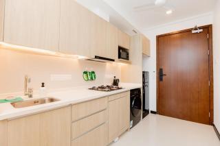 One Bedroom Apartmet - TriZen at 36th Floor - 5
