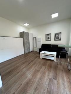 ESTUDIOS 82 - 3