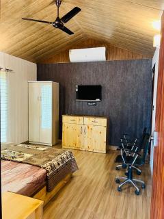 Jolly Retreat - 2