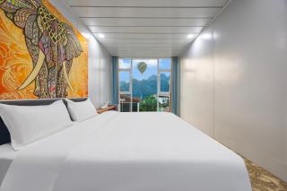 Pool Party Hotel - 2