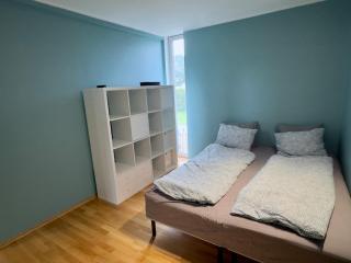 Spacious townhouse with free parking, perfect for families or couples - 4