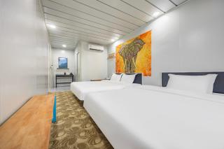 Pool Party Hotel - 3