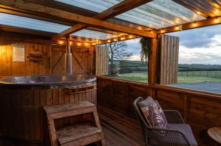 Fern Cottage - Luxurious 1 Bedroom - Blossom Farm - 8