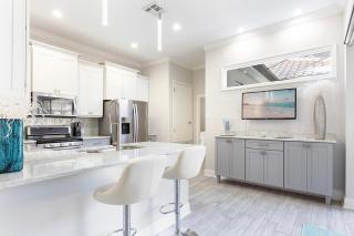 W456 - Gleaming Retreat With Private Pool at Reunion - 4