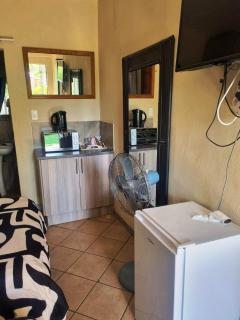 Big Boma Guest House - 9