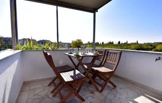 Große Wohnung in Umag mit Grill und Garten - 8