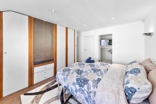 Modern Spacious 2 Bedroom House in Central London - 4