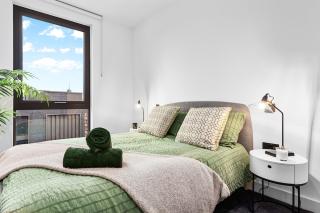 Chic Chelsea 2 bedroom beautiful river view - 2