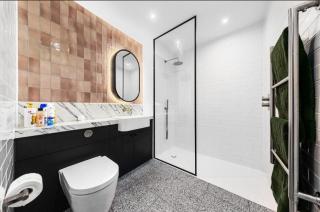 Chic Chelsea 2 bedroom beautiful river view - 6